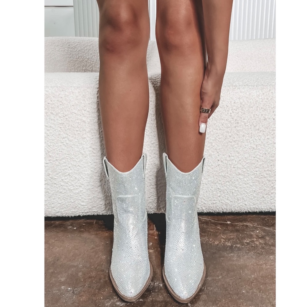 NEW Silver Western Style Bedazzled Cowboy Ankle Boots - Picture 7 of 16
